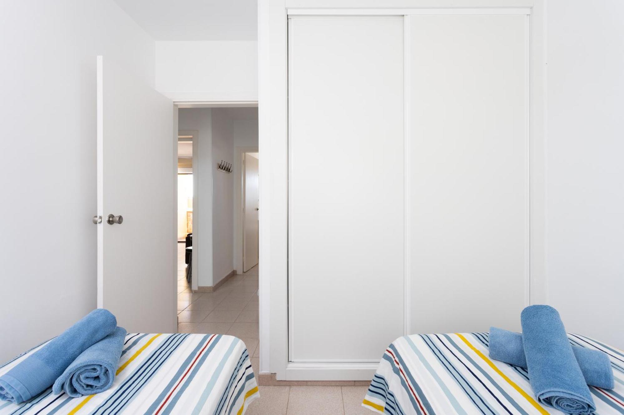 Frontline Playa Las Vistas With Pool, Parking, Sea Los Cristianos  Exteriör bild
