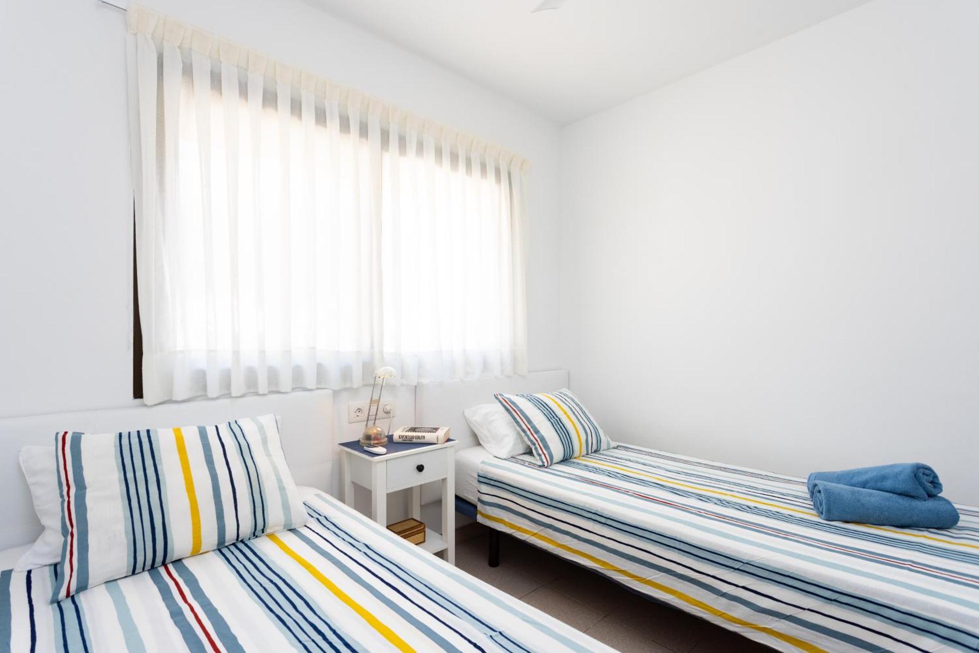Frontline Playa Las Vistas With Pool, Parking, Sea Los Cristianos  Exteriör bild