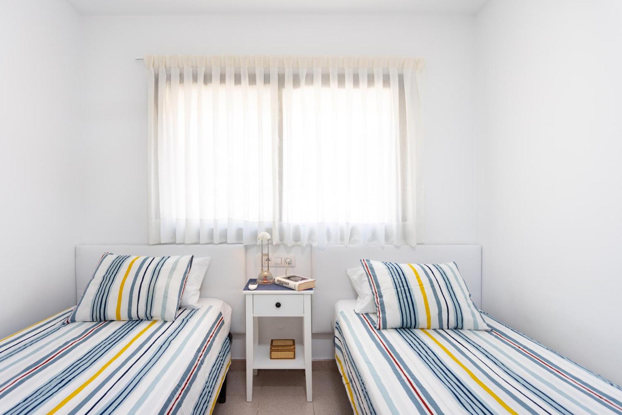 Frontline Playa Las Vistas With Pool, Parking, Sea Los Cristianos  Exteriör bild